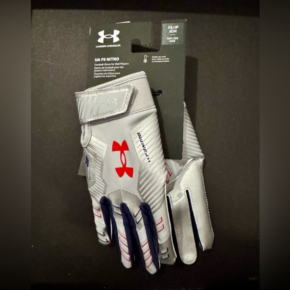 Under Armour Other - Under Armour F9 Nitro Football Gloves. Youth Small. Glue Grip. Gray. NWT